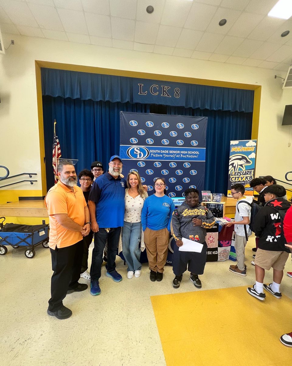 city_leisure's tweet photo. MIDDLE SCHOOL MAGNET FAIR! Thank you @mksh.cougars @rmec.pirates @southdadehs @homesteadshs @miamisouthridgeshs for coming out to #LCK8 #lck8buildingalegacyinourcommunity #YourBestChoiceMDCPS 
@suptdotres 
@mdcpssouth 
@miamischools https://t.co/SCPkSInJOq
