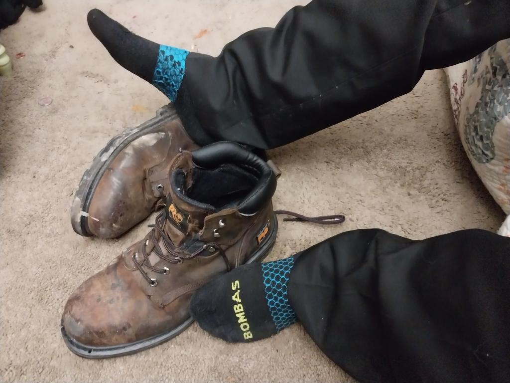 MasterDaddyDawg's tweet photo. Long day at the office..Where's daddy's little bootsniffers? Got a little treat for that ass...#bootsniffer #bootsaddict #findom #cashpig #loyalsub #serveme #masteroffags #alphamale https://t.co/xomxjEq5li