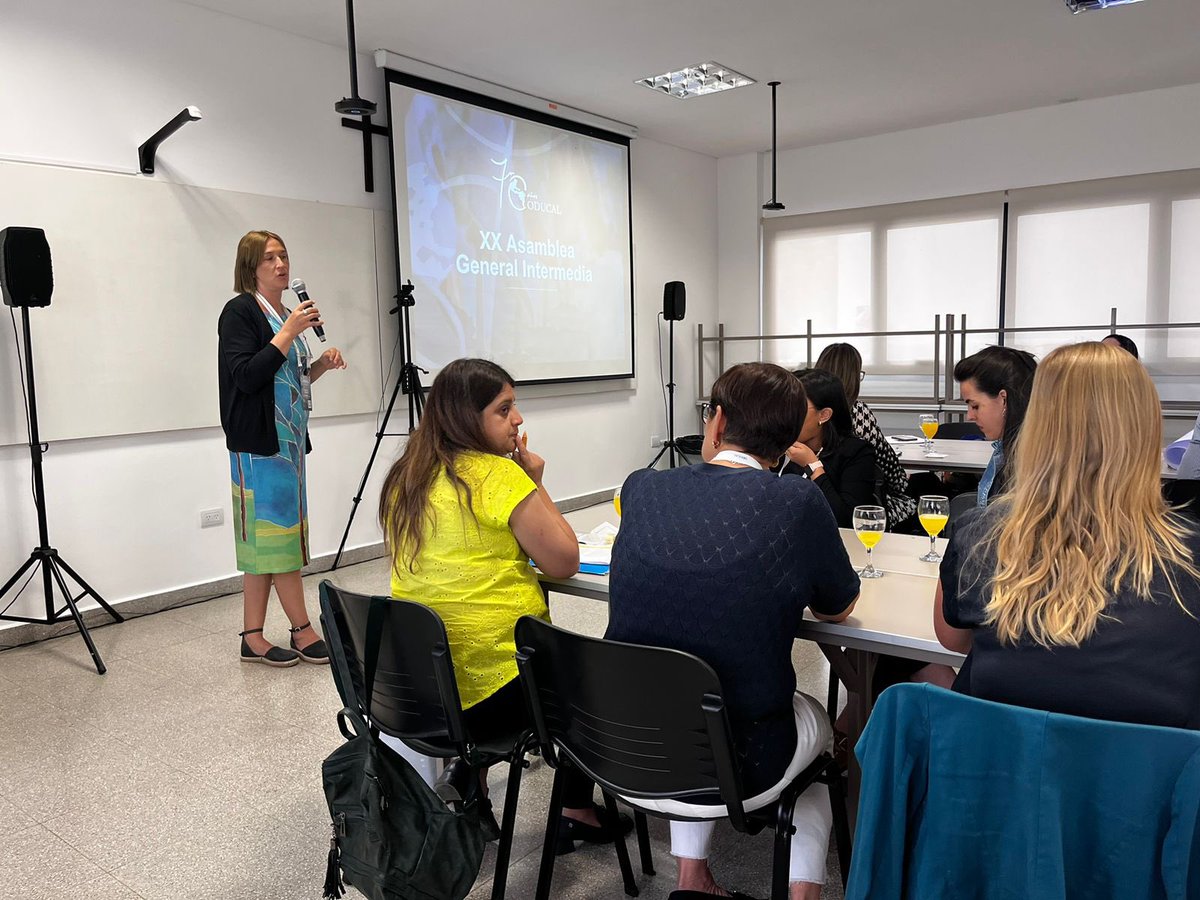 UNIVAGlobal's tweet photo. En su calidad de Coordinadora de la Red de Internacionalización de la ODUCAL, la Mtra. Sandra Hernández, participó en el III Seminario en Internacionacionalizacion  que se realizó en el marco de la XX Asamblea General Intermedia de la @Oducal en @UcasalOficial Argentina 🇦🇷 https://t.co/zdNQW56A4X