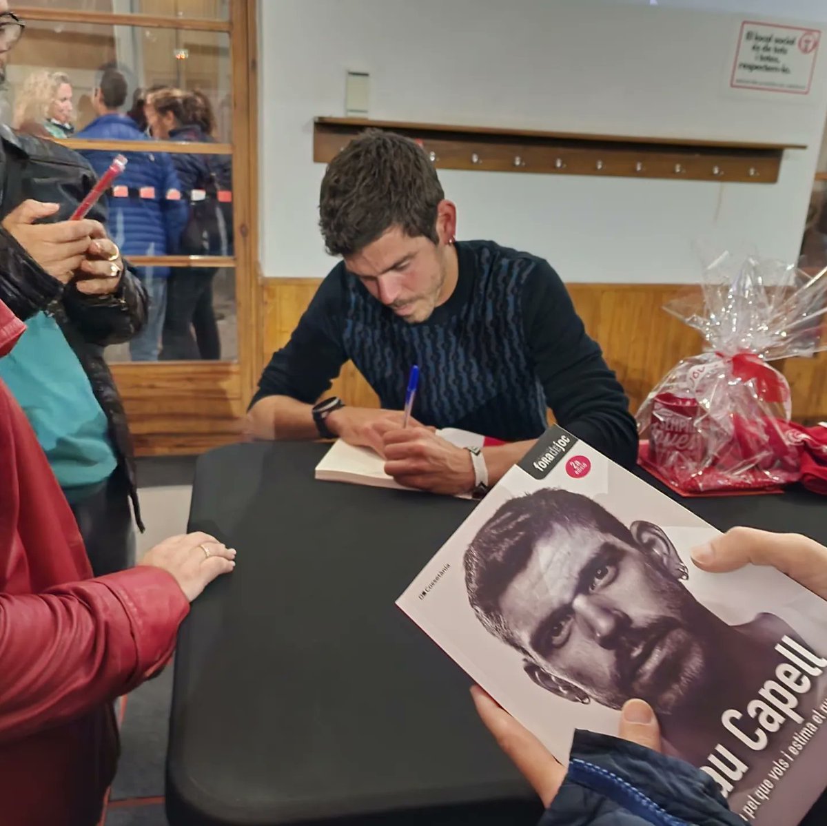 🗣El tricampió de la Copa del Mon d'ultratails, @paucapell ha donat el tret de sortida a les Festes Anyals 2023 amb un pregó d'ALTURA! Eternament agraïts per la teva visita i per tot allò que ens has ensenyat! Lluita pel que vols i estima el que tens! #festescjxv23 #castells