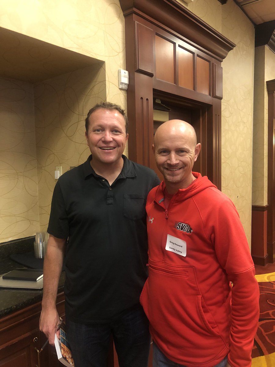 LVTORUN's tweet photo. Had a good day talking Cross Country with other coaches at the @oatccc coaches clinic. Got to hear and learn from one of the best Jay Johnson #neverstoplearning#gettingbetter https://t.co/7ZQPdvcB1m