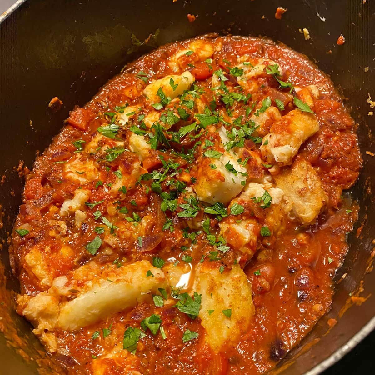 Jill_Colonna's tweet photo. French Fish Stew is pretty special to make at the weekend. This classic Lotte à L'Américaine is made with monkfish but great with meaty fish like mahi-mahi too! https://t.co/RDsWQGn2LU
#fishstew #monkfish https://t.co/hSNum5lpz2