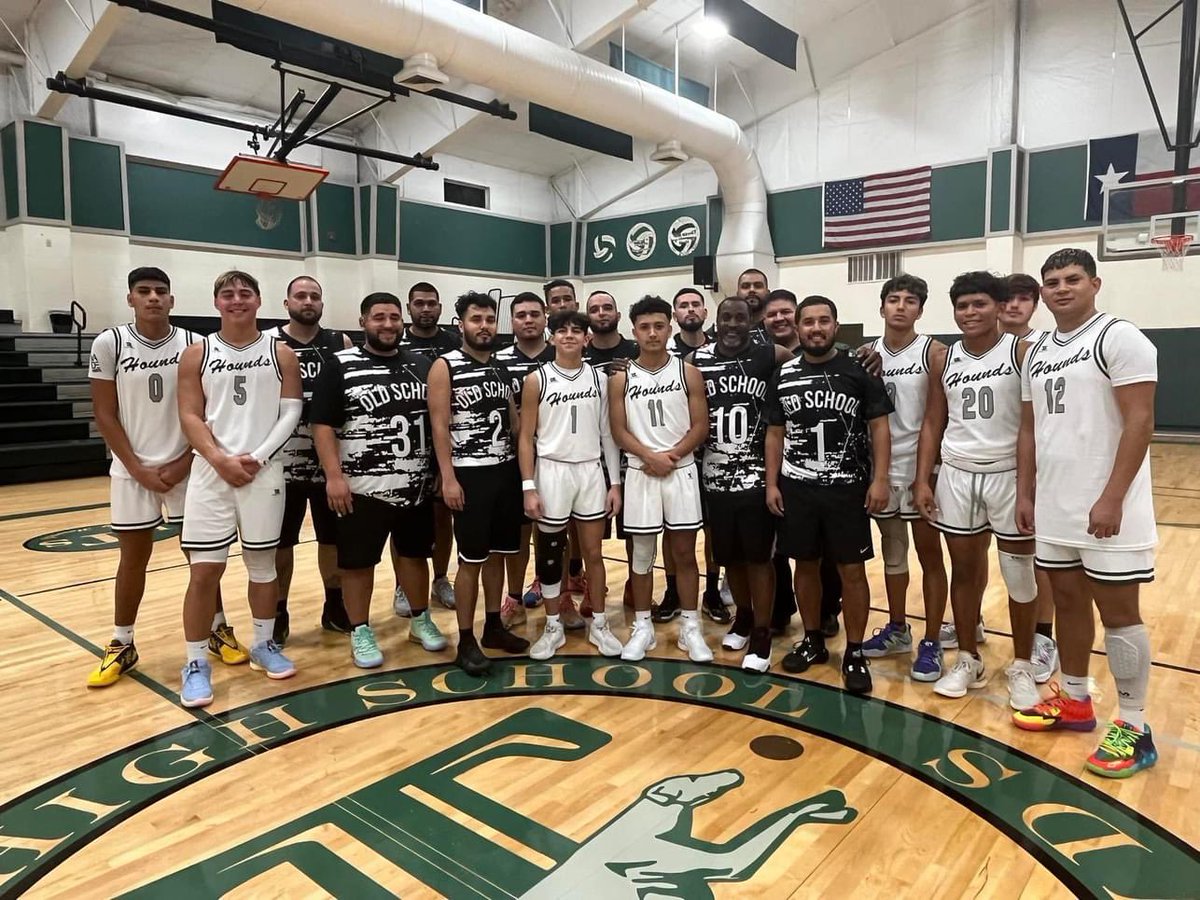 GreyhoundHoops1's tweet photo. Great showing tonight at our Alumni game. Thank you Taft for showing up to support our kids. Also, thank you to the Alumni for the donation to our program and for showing these kids how to hoop! Game ended in OT, giving the fans what they came to see! #DMGB @JoeRiojas11 https://t.co/vabblarxjG