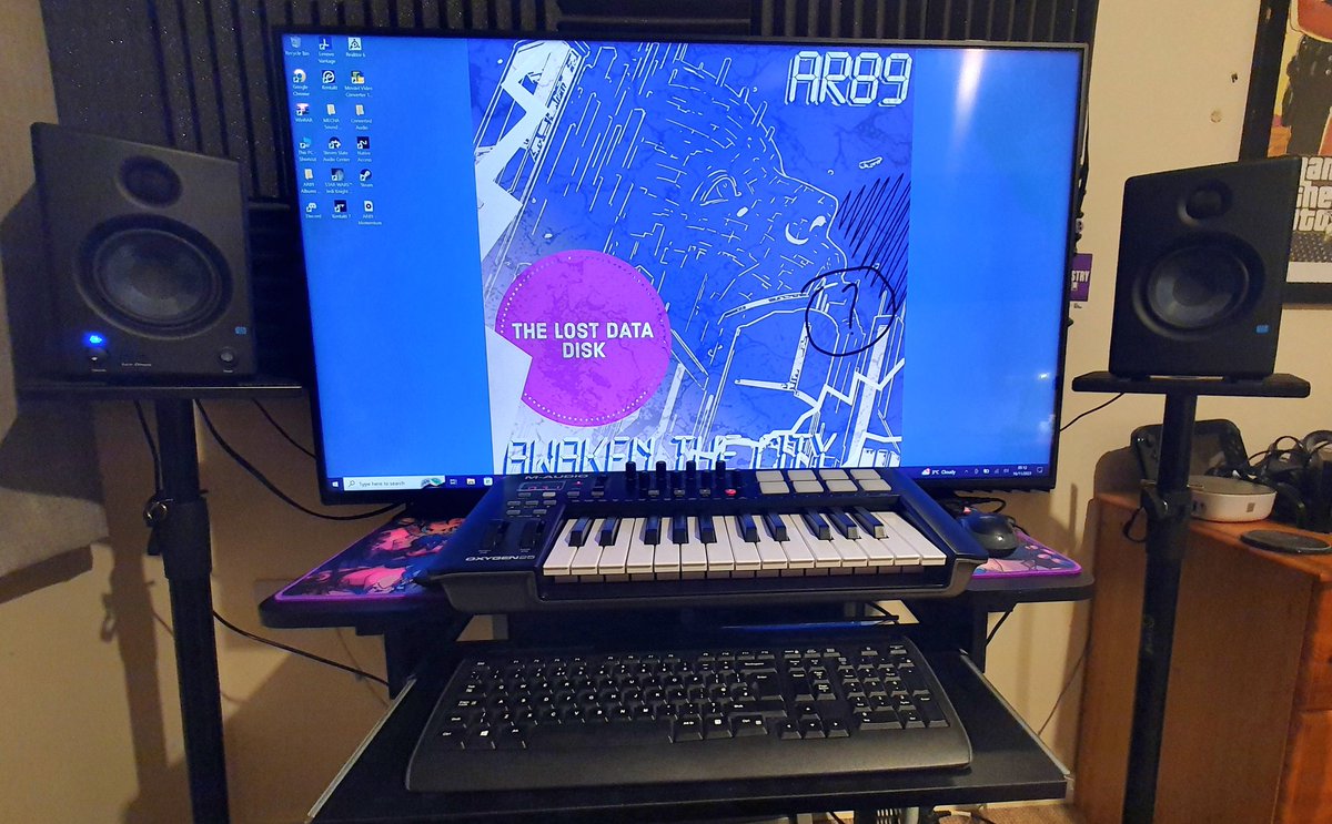 AR89_Synth's tweet photo. New speaker stands giving my @PreSonus Eris 4.5's new height and adjustment 🔊 #presonus #speakerstands #monitorstand #nearfieldmonitor #speakers #composer #aaronrichards #ar89 https://t.co/pRLnSeV6o9