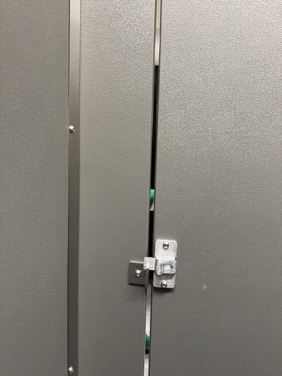 If places are gonna make bathrooms gender neutral, wouldn’t you think they’d get rid of the gap….?!?!? <a href="/cavs/">Cleveland Cavaliers</a> @RocketMortgage