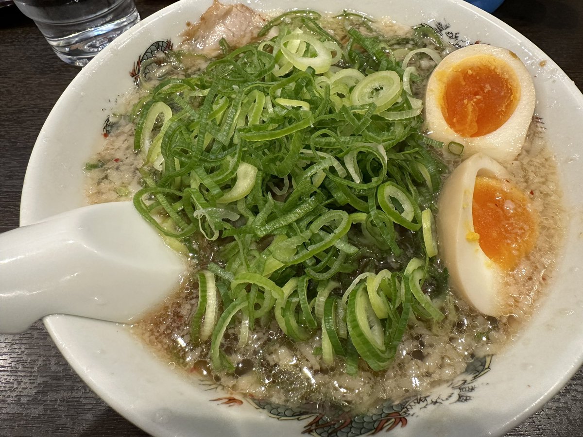 hirayosh's tweet photo. ガッツBセット¥1,280@来来亭
寒い日は汁麺が沁みるわ https://t.co/7rO0xQ1DvG