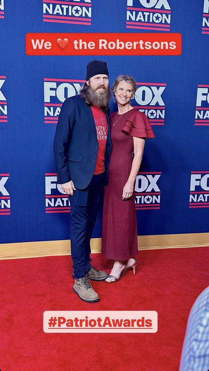 Some things are worth our attention. Was an honor to give honor to our military heroes, first responders &amp; those who showed enormous courage in desperate situations this past year. Loved seeing friends &amp; making new ones. Well done <a href="/foxnation/">Fox Nation</a>! 🇺🇸 <a href="/JaseDuckman/">Jase Robertson</a> <a href="/JessicaDuckWife/">Jessica Robertson</a>