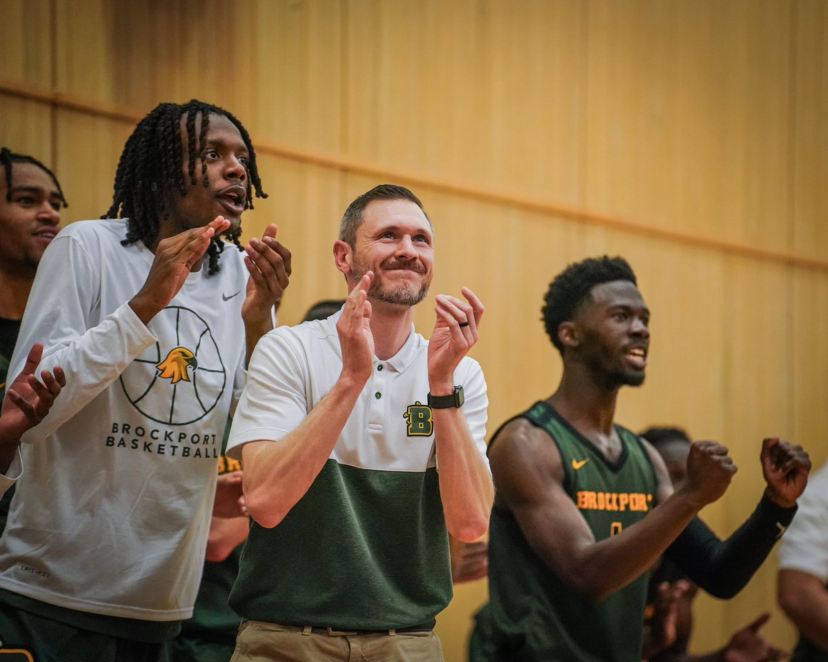 BportAthletics's tweet photo. 1️⃣ST CAREER WIN AS HEAD COACH 🥹✨🦅
#SoarHigher 🦅
@Brockport_MBB | #mbb | #collegembb | #collegebasketball https://t.co/q45ByK3Krl
