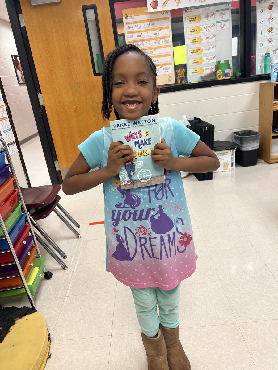 Taylor_Teaches2's tweet photo. Free Book Fridays 📚📚🐯 https://t.co/SiJYpXW5J6