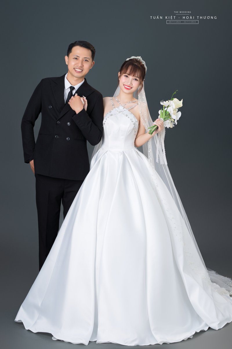 tuankie03741544's tweet photo. Trở thành cô dâu xinh nhất là ước mơ của bao cô gái 😊😊
Biến em thành cô dâu hạnh phúc nhất chính là ước mơ của anh ♥♥♥
#wending https://t.co/GwqFFzFLou