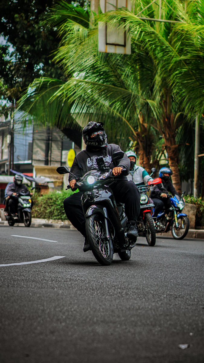 abespawnie's tweet photo. @jastairvine Ride on Supra Fit 2006 🤜🏼🤛🏼 https://t.co/nfzqmmOzGe