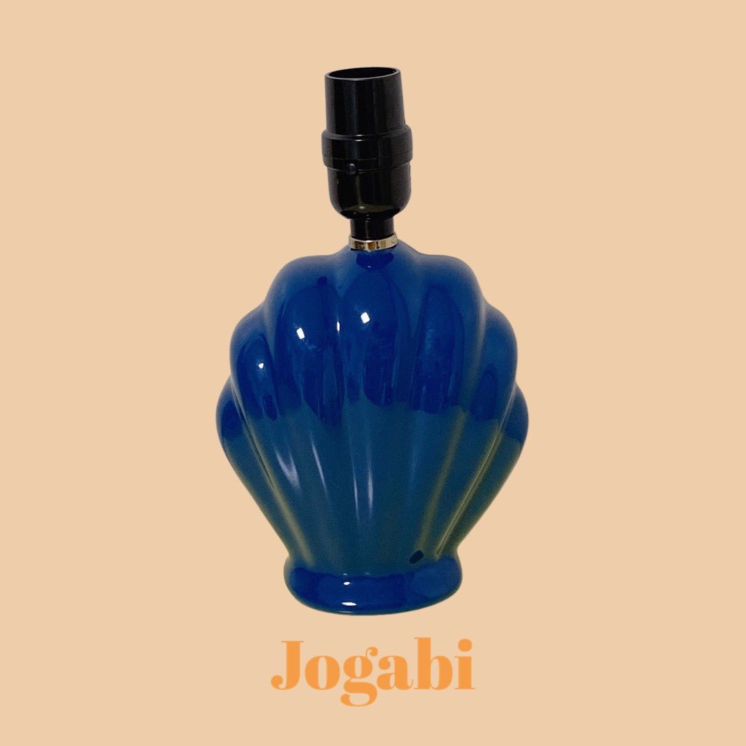 jogabishop's tweet photo. 1980년대에 만들어진
파란빛 색상의 세라믹
빈티지 조가비 램프입니다 🤍

.
*size - 14*24 cm
.
1점 입고 되었습니다
구매 및 문의는 디엠으로 해주세요 https://t.co/Ow0EWT3Q8c