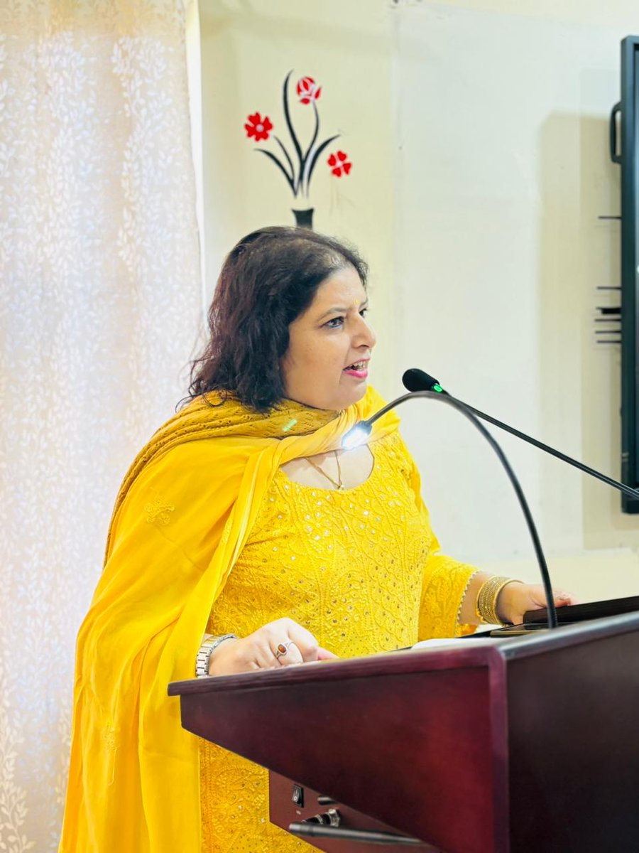 jeevanj21048944's tweet photo. 3 days Pre-Immersion work started at the Dept of Lifelong Learning, University  of Jammu on 17 November, 2023. Ms Sheetal Pandita(JKAS) Deputy Secretary to Govt., Dept. Of Rural Development and Mr Lakhwinder Singh, Manager IIT Mandi (HP) were the resource persons 
#ruraldept https://t.co/qRB3X4puUG
