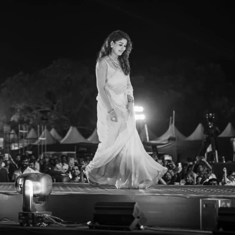 NayanUniverse's tweet photo. @Nayantharian Mass Thalaivii 🔥💯
#HBDLadySuperstarNayanthara https://t.co/fEiVDKnioQ