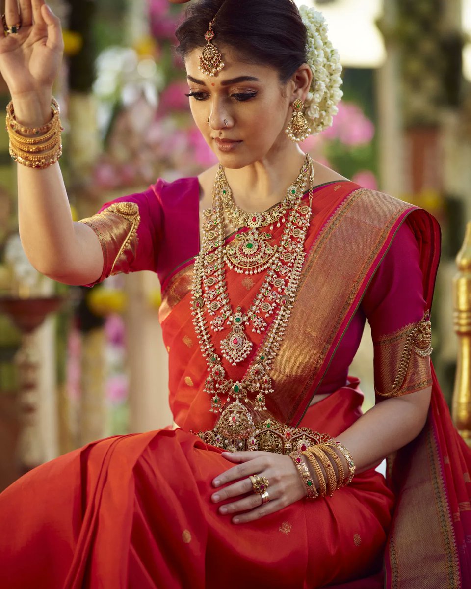 NayanUniverse's tweet photo. Inspiration ✨🔥❤️
#HBDLadySuperstarNayanthara 
#HBDNayanthara https://t.co/ajcg4AfoYZ