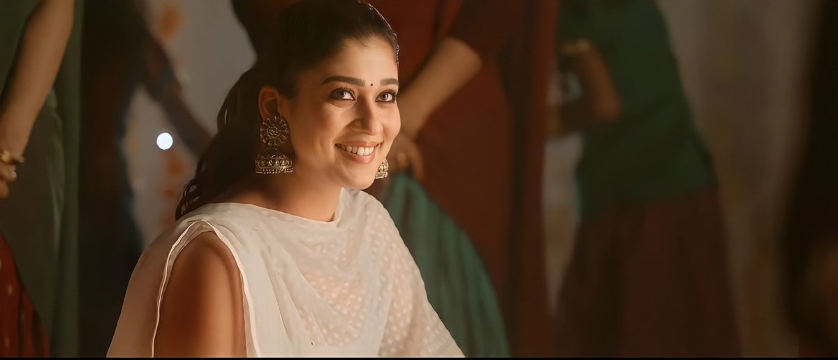 NayanUniverse's tweet photo. @Nayan_1984 Looking cute 🥰
#HBDLadySuperstarNayanthara 
#HBDNayanthara https://t.co/XkKt7Cj71w
