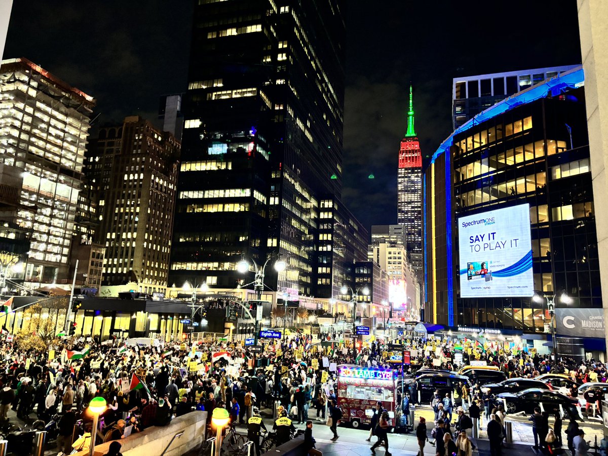 PeoplesForumNYC's tweet photo. 🇵🇸 HAPPENING NOW: thousands march through the streets of New York City, rallying in front of Penn Station to demand a #FREEPALESTINE #ShutItDown4Palestine https://t.co/aPgu8wdACK