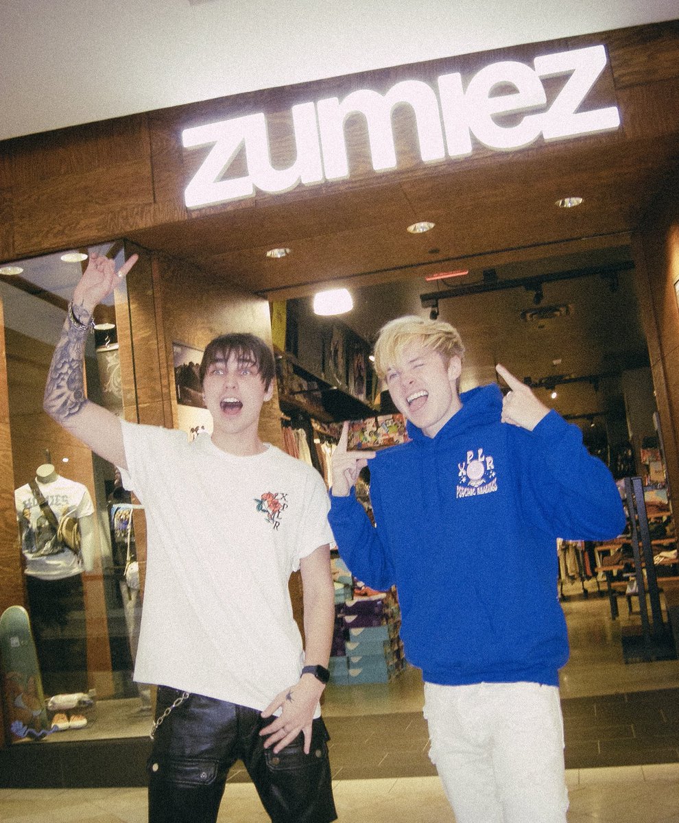 SamandColby's tweet photo. ZUMIEZ x XPLR 🤯

a literal dream come true. we started this whole journey at our local mall… and today our clothing line is in 100 malls across the nation. if you go send us a pic!!

wtf is life. thank you all for changing our lives ♥️ we love you https://t.co/8XgUQlc2Vd