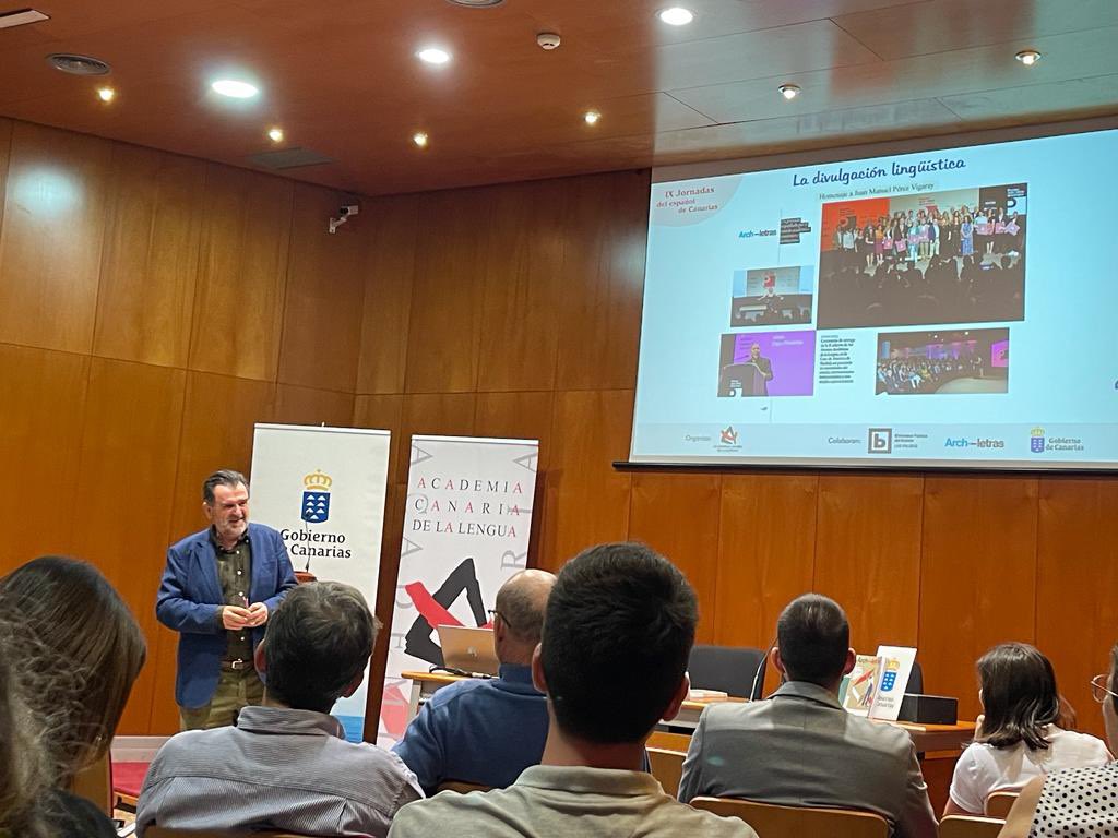 Pablo_A_F's tweet photo. Charla de Arsenio Escolar sobre el proyecto “Archiletras” en las IX Jornadas del español de Canarias.

#Archiletras @archiletras @acl_canarismos @arsenioescolar https://t.co/qrmE4aXvqA