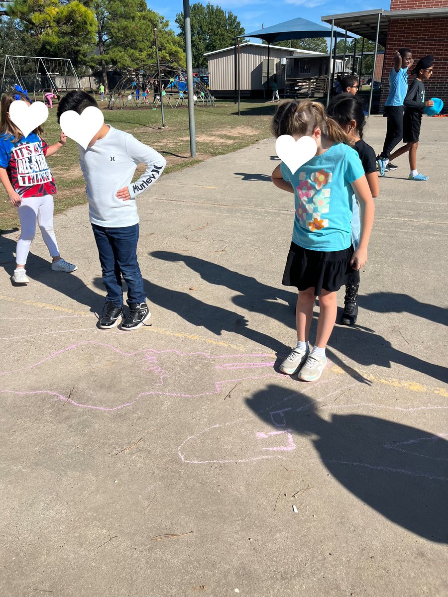 mrscoddsclass's tweet photo. One of my favorite experiments! We went out in the morning and traced our shadows. Then came back in the afternoon to see if our shadows had moved! #secondgradescience https://t.co/1Zh0X6TMzX