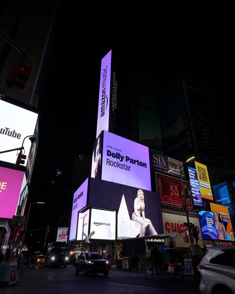 Dolly Parton tweet media