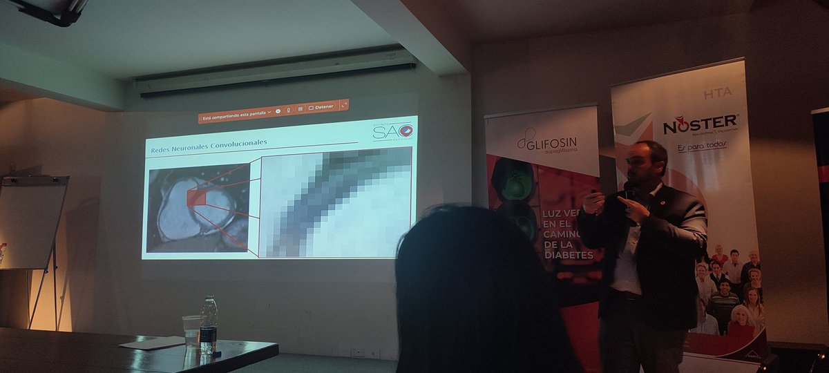barilocheSAC's tweet photo. #BARISAC23 El Dr @CintoraImagenes  nos introduce al mundo de la inteligencia artificial, abriendo la caja negra y desasnándonos, para acercarnos y encontrar su utilidad
@clinicasac @SAC_54 @saluddigitalsac @CONAREC_ORG @sac_pais https://t.co/KFZJFcGJhY