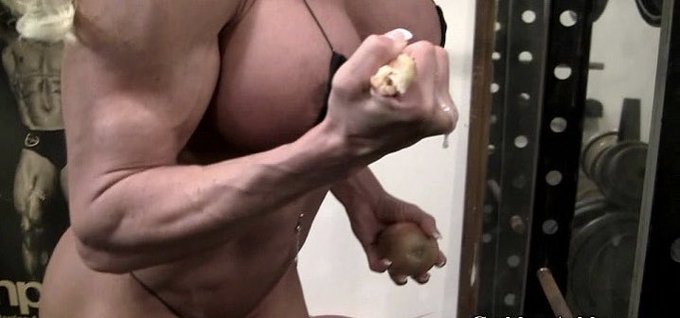 Flexing Friday! My hands are stronger than yours &amp; more talented too😈#flexingfriday https://t.co/ff2<a href="/tag/flexingfriday"class="tags"><span>#flexingfriday</span></a>