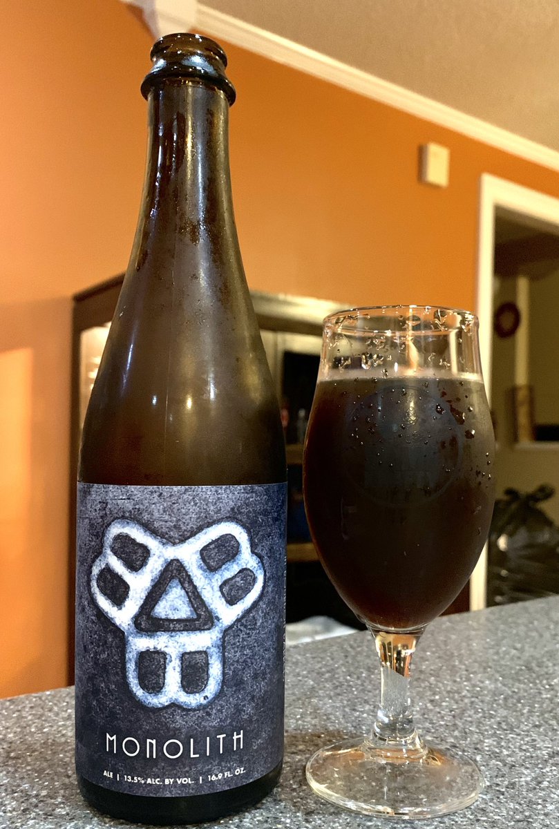 SCBeerExplorer's tweet photo. Monolith by @BissellBrosBrew.
Bourbon aroma. Deep brown pour. Sweet, dense. and smooth. Raisins, brown sugar, and vanilla. The bourbon is balanced throughout. This is good!
#BeerFromVacation #BeerReview #Barleywine #MEBeer #CraftBeer #BarrelAged https://t.co/IoJVQsraoH