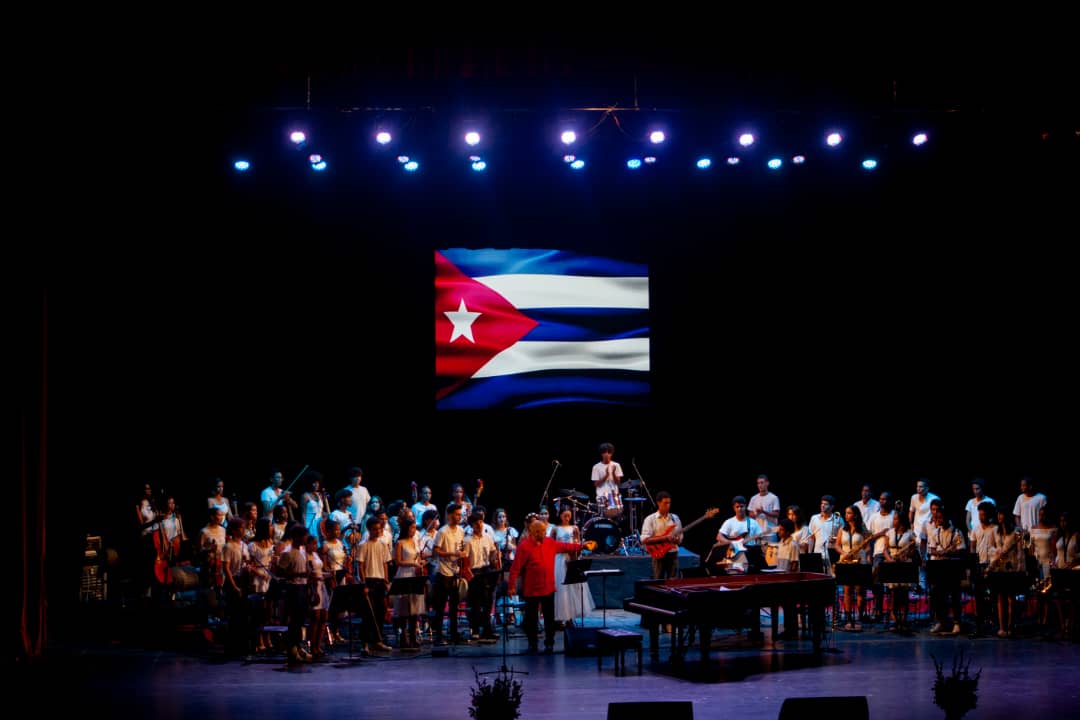 BrunoRguezP's tweet photo. Recibimos con satisfacción en nuestra capital🇨🇺 a compatriotas residentes en varias latitudes que participarán en la IV Conferencia "La Nación y la Emigración".

Serán jornadas de diálogo y patriotismo, en el empeño común de seguir afianzando los vínculos #JuntosXCuba. https://t.co/kXbutHgawg