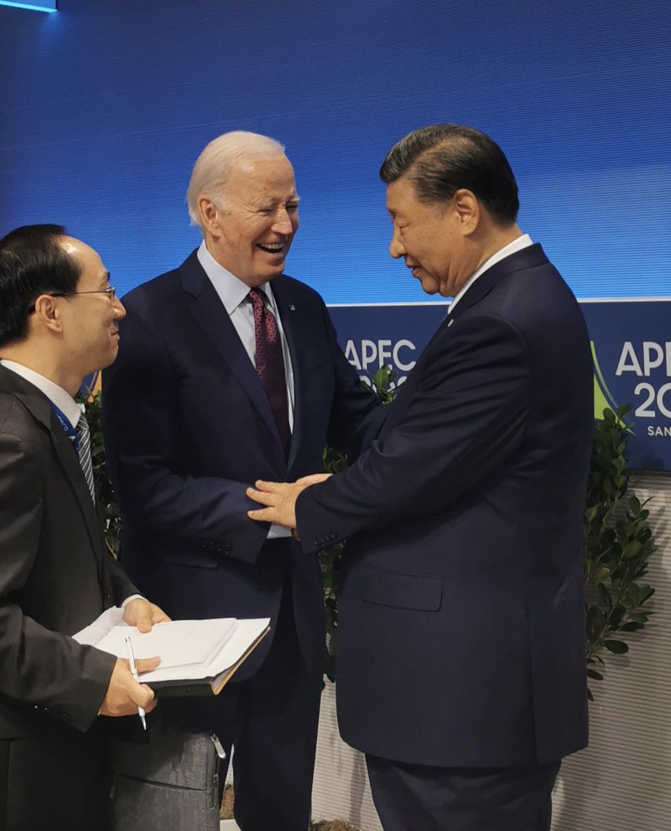 SpokespersonCHN's tweet photo. At the end of the #APEC meeting, President Biden said goodbye to President Xi. https://t.co/HdgHX0loWM