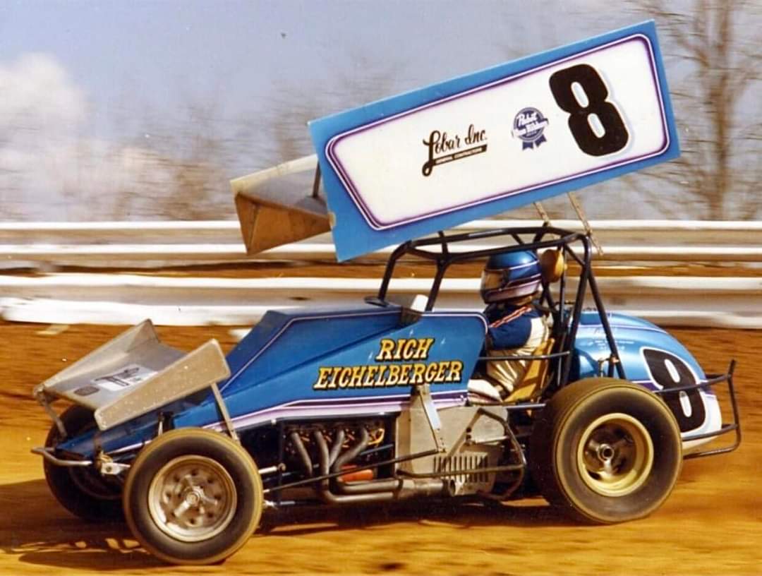hosehead33's tweet photo. Today's Photo of the Day features this season’s @WilliamsGrove 410 sprint champion car owner Rich Eichelberger when he did the driving in 1985 with his big block powered #8

All the News that's Fit to Sprint. https://t.co/zmaOUYighY 🏁 https://t.co/WO3raRVceN