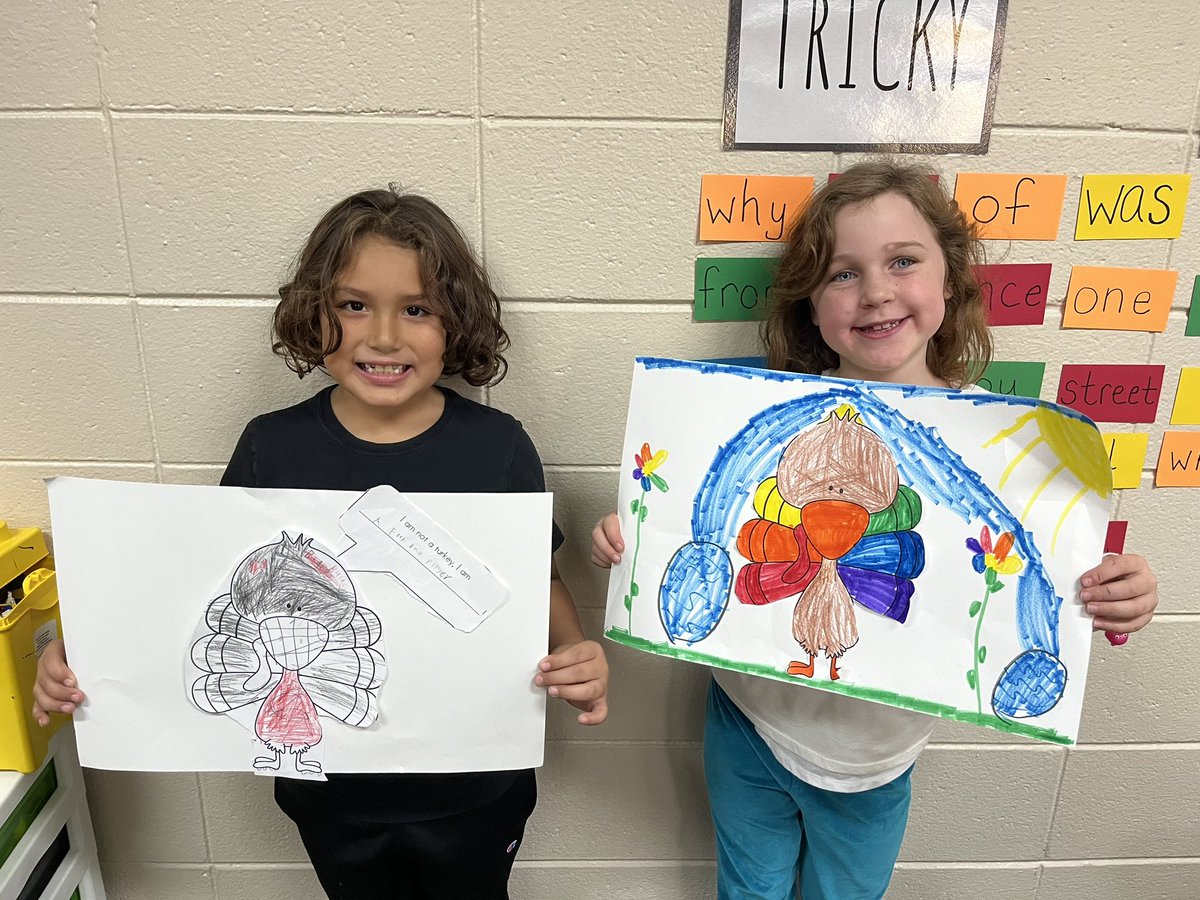 d61resposito's tweet photo. Happy Thanksgiving! 
Love Mrs. Esposito’s Class! 🦃🥰 https://t.co/juGCzNotzS