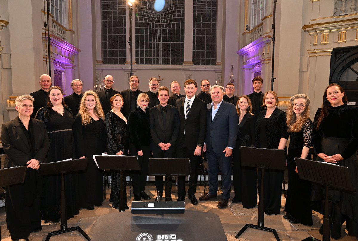 BBCSingers's tweet photo. Thank you &amp; bravo to our singers, conductor @nic_chalmers, organist @Ashleyjgrote and our presenter / guest conductor @edballs for two very special evenings at @Nrw_Cathedral and @smitf_london this week. 💐🎶 Together we celebrated the life and music of Herbert #Howells. https://t.co/6D4fOj3t1e