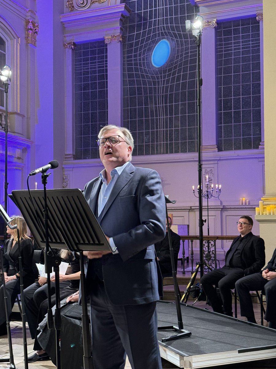 Brilliant evening celebrating Herbert Howells at @smitf_london with @BBCSingers, conducted by my dear talented friend @nic_chalmers with the truly incomparable ‘rising star’ guest conductor @edballs 🎵