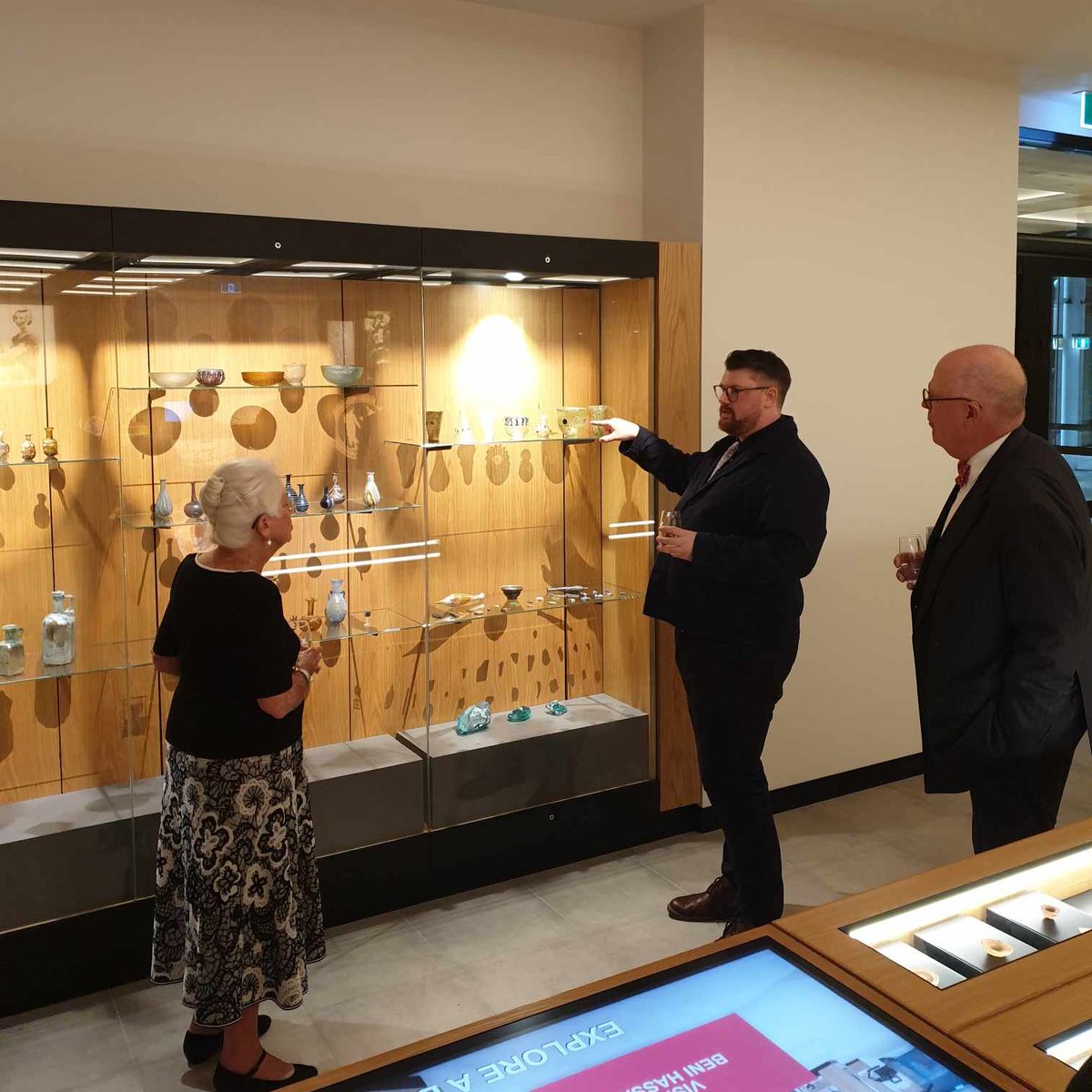 Honoured to attend a small but important gathering with my colleagues and the Vice Chancellor to express our gratitude to Janet Gale for her continual support. <a href="/Macquarie_Uni/">Macquarie University</a> <a href="/mq_dha/">Macquarie University History and Archaeology</a> <a href="/AncientHistMQ/">Macquarie University Department of Ancient History</a> Also huge thanks to <a href="/TJ_Derrick/">Dr Thomas J. Derrick 🧪🏛 ⛏📚</a> for sharing your expertise on all things glass