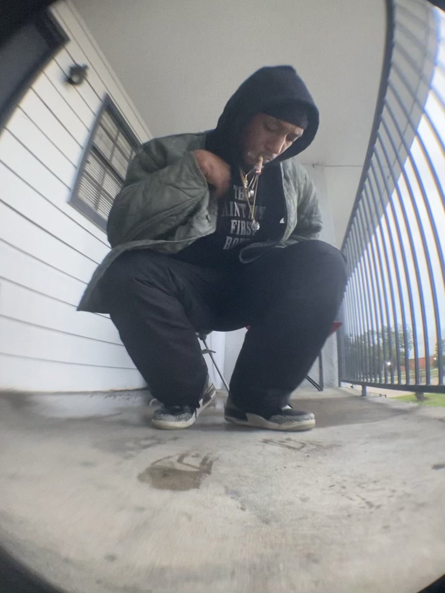 tr3cxxtrill's tweet photo. Bd was 3 days ago (this is what I wore)
Hope y’all enjoy the album. https://t.co/8UW5AP4SR3