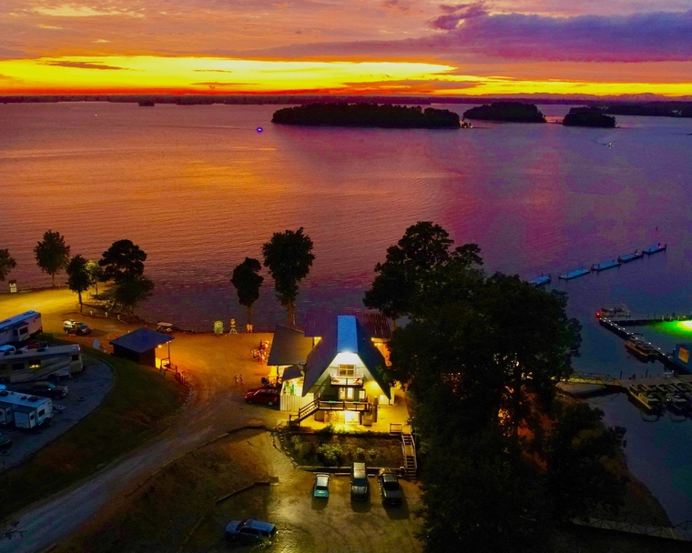 Goodnight from Big Water Marina &amp; Campground... Bring on the weekend 🌞

📷: @reedingeorgia