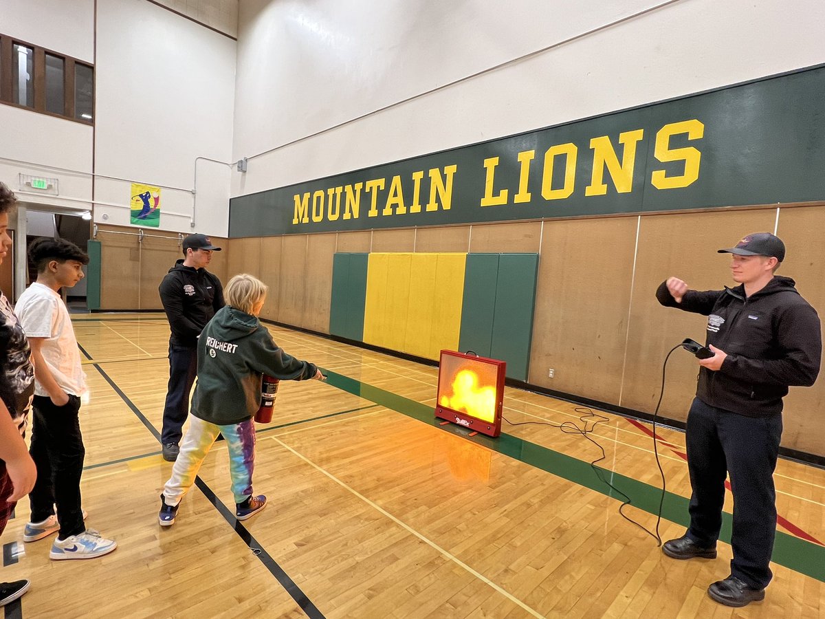 NLTahoeFire's tweet image. Friday’s are for fire extinguisher training at Incline Middle School. 
We may have played a game of knock out after.
Thanks for having us!

#FireExtinguisherTraining
#FireSafety
#Community
#nltfpd