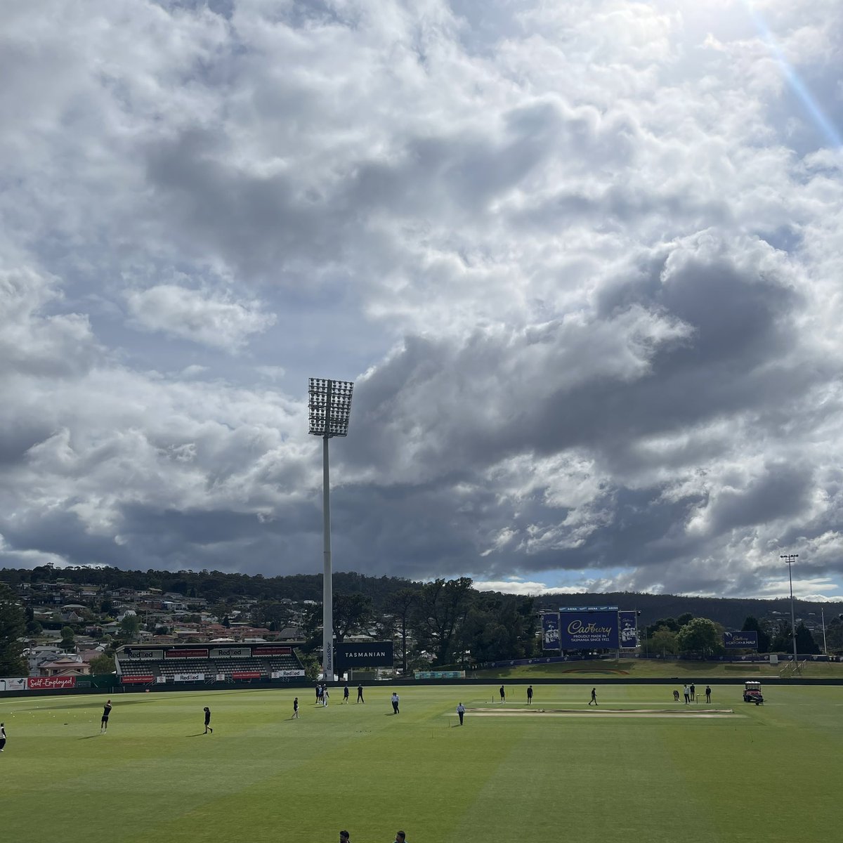 Come and join us at Blundstone Arena across the next four days and enjoy some Marsh Sheffield Shield action. 👌

The Tasmanian Tigers take on NSW men. 

Gates open from 10am each day. 👋🏼