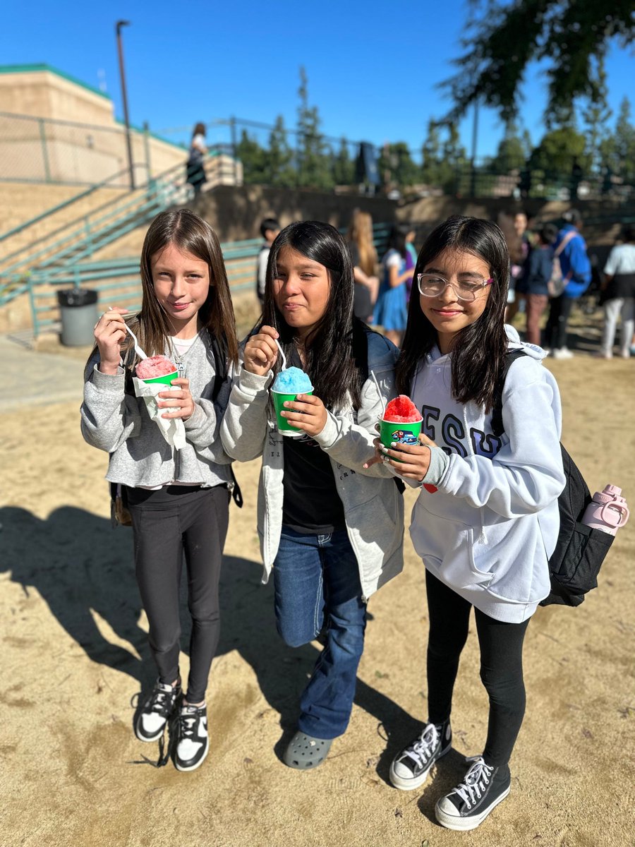 Trimester 1 Party with <a href="/KONAICE/">Kona Ice</a> for our kids who earned Honor Roll and Principal's Honor Roll. Well done, kids!

#MakeTodayMatter
#TogetherWeAreCSD