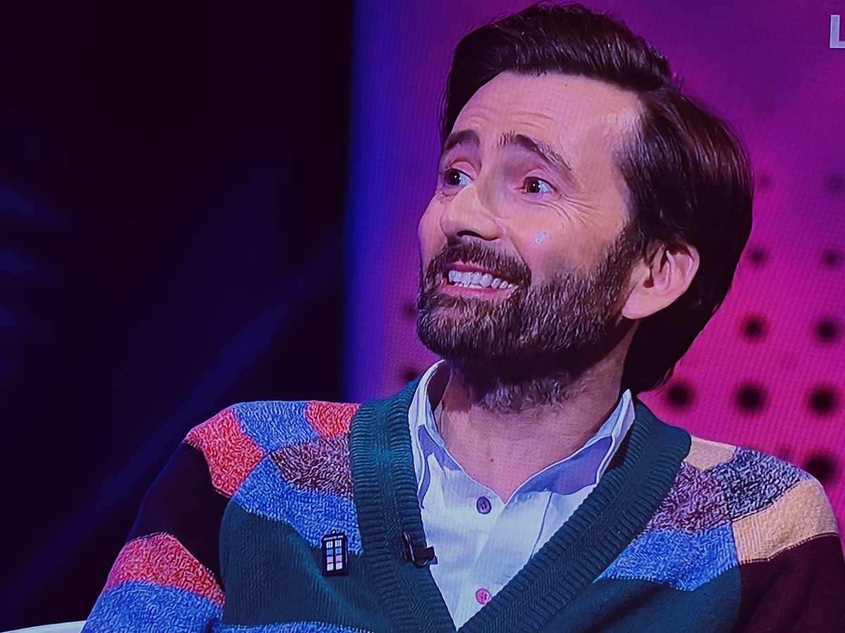 JamieBGall's tweet photo. The doctor himself, David Tennent wearing my little Trans Tardis on #theLastLeg.
😍🤩🥹. Get your own here and all profit goes to @aktcharity #DoctorWho https://t.co/tWuxfCIlbq https://t.co/204AYFppjg