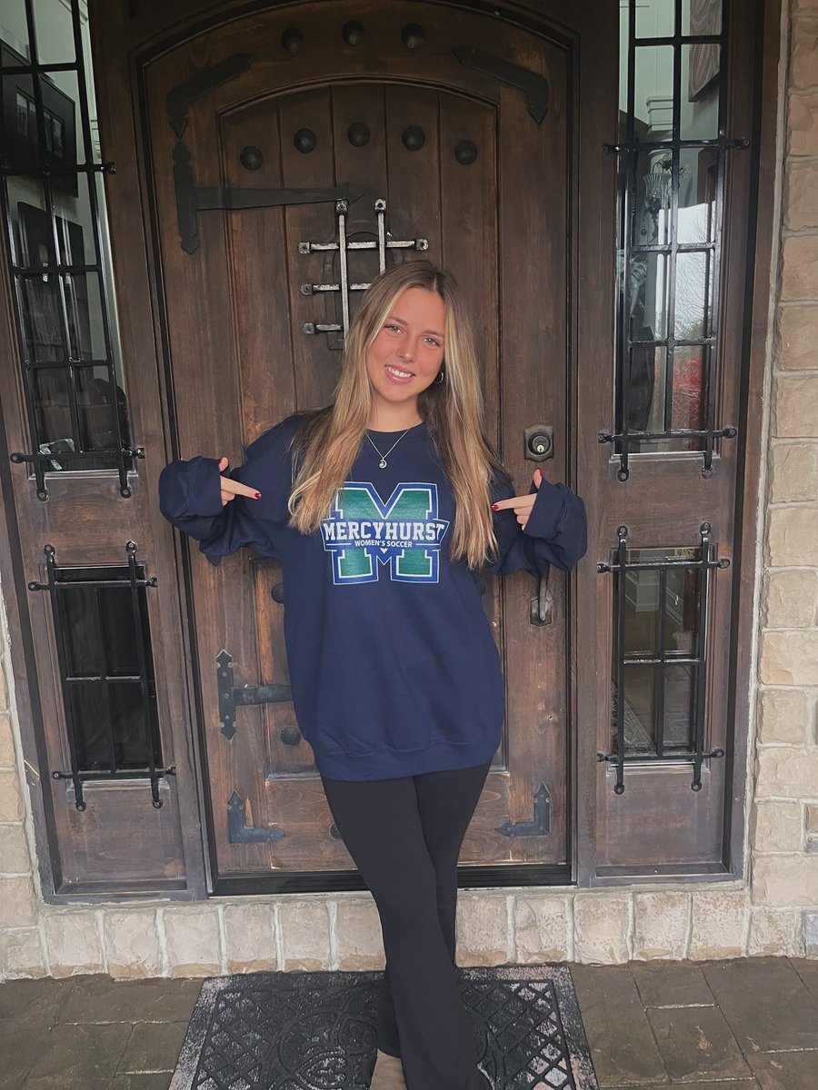 reecefrank22's tweet photo. GOO LAKERSSSS 💙💚 @RWall5 @CuyhtsAD @soccer_cvsa @ohiovarsity @CVC_Athletics https://t.co/HV4wfuRw8n