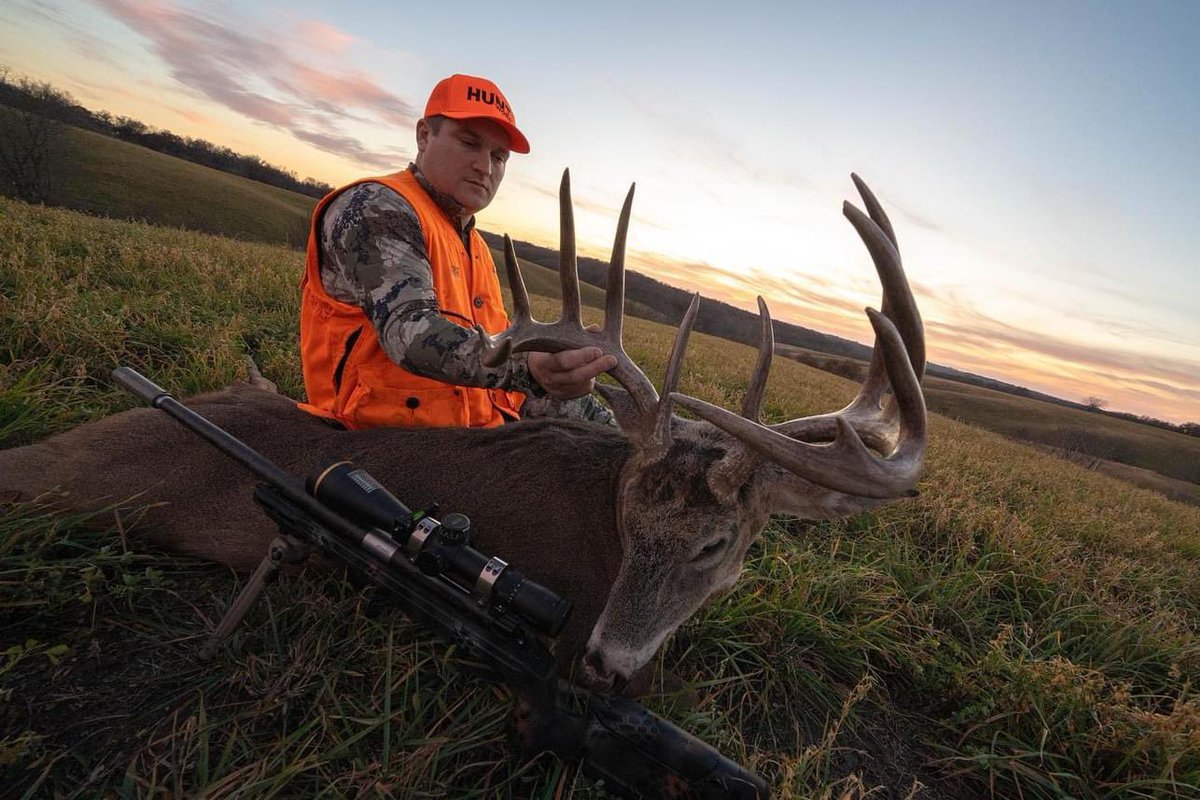 Congrats to one of RBOs own Adam on a SLAMMER Missouri whitetail!

Adam was a lucky winner of this hunt provided by Greg Glesinger and the team at Huntworx.