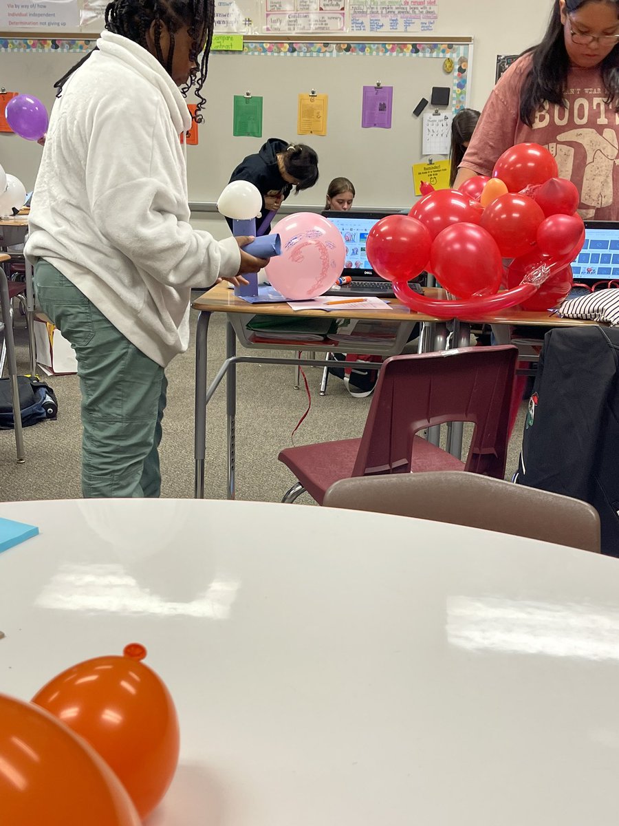 Nonfiction “Balloons Over Broadway” <a href="/HumbleISD_OE/">Oaks Elementary</a> 
Students learned how many nonfiction structures can work together. Students researched a topic, created a plan (sequential order), followed their plan, experienced cause and effect first hand which lead to many problems to solve.