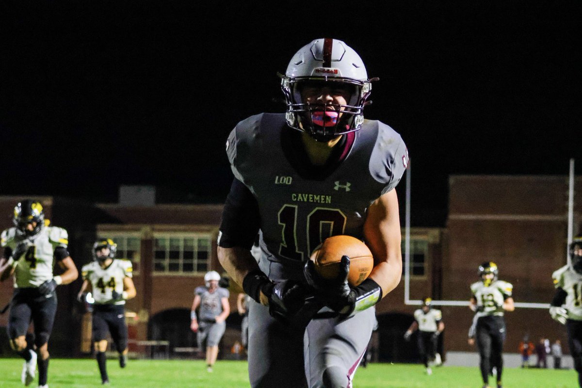 Playoff highlights!
hudl.com/v/2MZFr4
Tough regional loss, but proud of what this team accomplished. 
9-3
NLC Champs
Sectional Champs