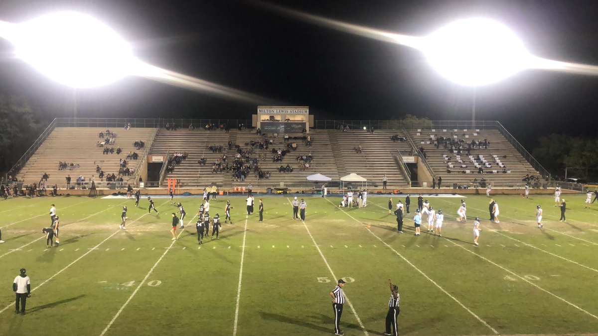 Dusting off my Friday night lights coverage this evening for @GainesvilleSun. It’s a big one at Citizens Field as undefeated @BuchholzFB meets visiting fourth-seeded @PVSharksFB in a 4S regional semi. Kickoff coming in less than 30 minutes. Keep it here for live updates.