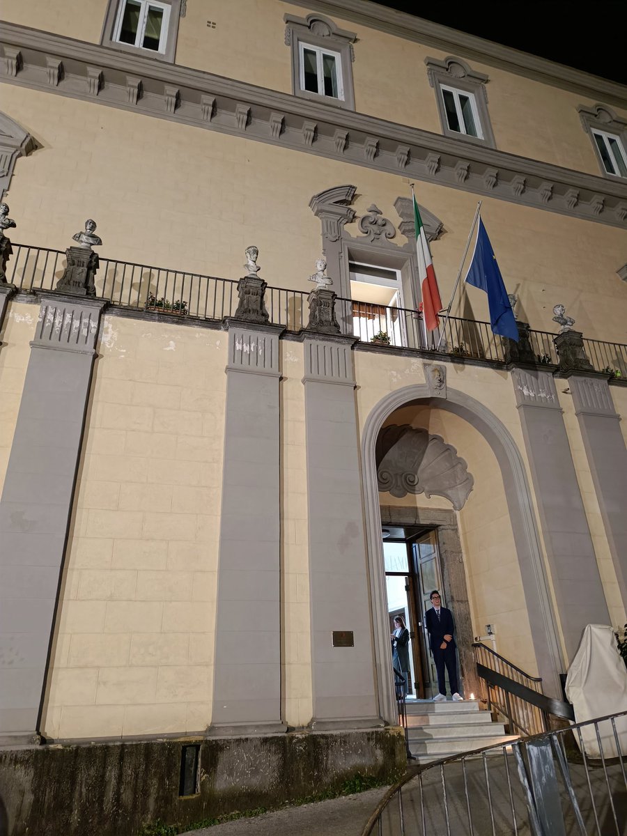 brunosiciliano7's tweet photo. Premio "La Notte di Calliope" al prestigioso Istituto #Pontano in collaborazione con il #Rotary e l'#UnioneIndustrialiNapoli https://t.co/JkooBJrPb7