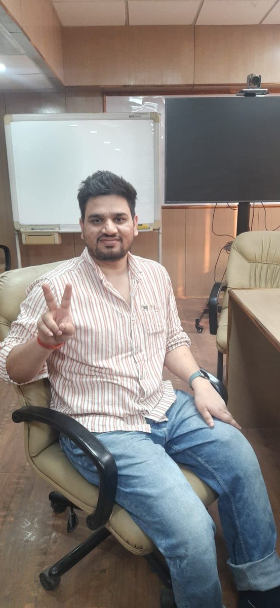 AkashPratap37's tweet photo. Finally PhD viva done😃, my trajectory was slightly different, I was able to learn walk again on prosthesis and switch from wet lab work to computational data mining. 
Thank you to IGIB team who helped us reach this milestone.
@CSIR_IND @IGIBSocial @AcSIR_India @MSJEGOI https://t.co/1vVcJizxq3