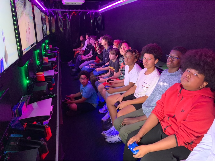 CaMSEagles's tweet photo. Before leaving for Thanksgiving break, Calera Middle celebrated the students who grew on their iReady diagnostic tests with game trucks. Go Eagles! https://t.co/NtVtSGZs9B