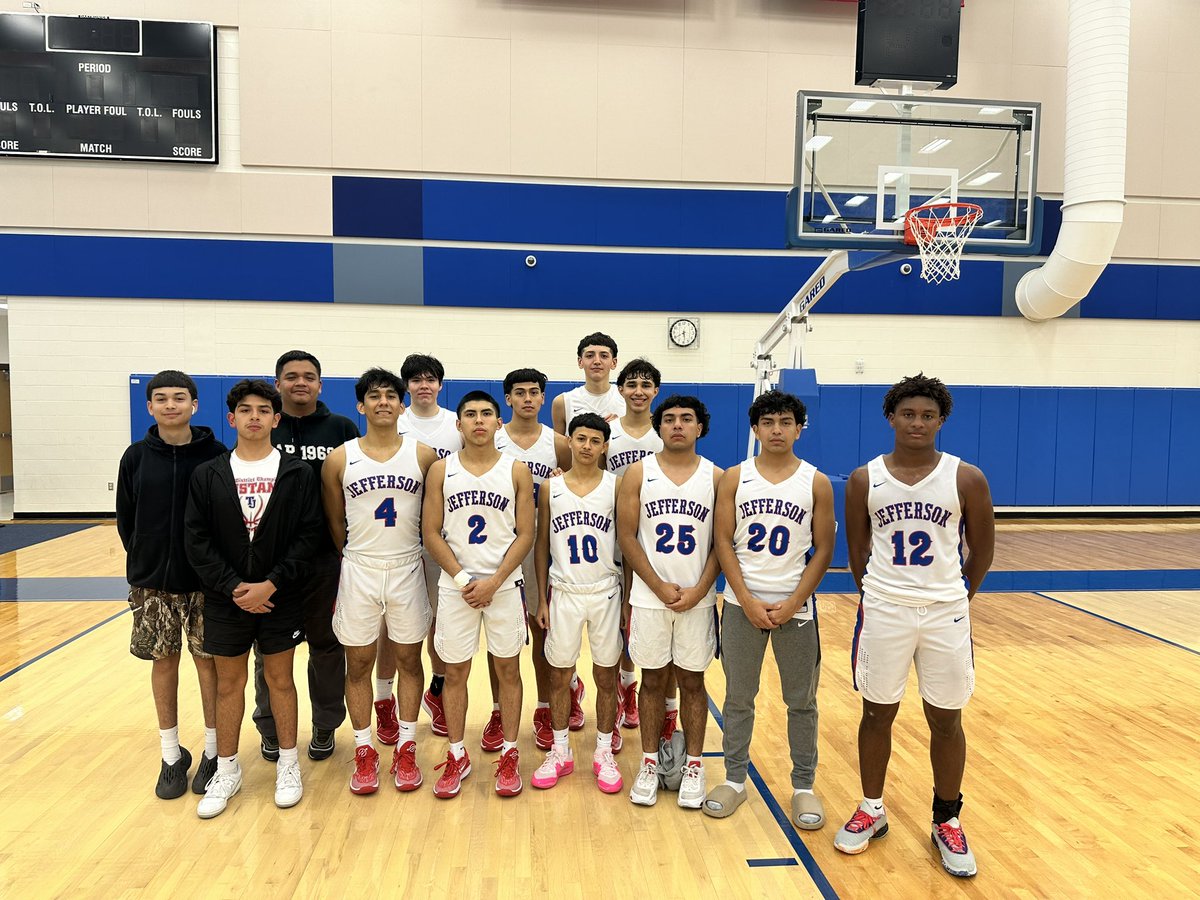 TJHSHOOPS's tweet photo. Thank you to Chris and Roxanne Ramirez, Thomas Davila, and Jacob Valenzuela for sponsoring a meal from Deco Pizza for the boys. https://t.co/dnM8RBqSnX